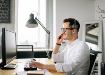 Help Desk vs Desktop Support