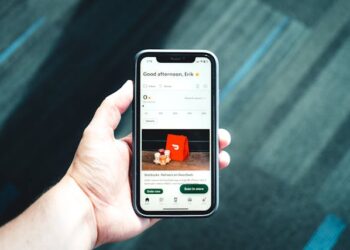 Evaluate the Food Delivery Company Grubhub on LLM Experiments