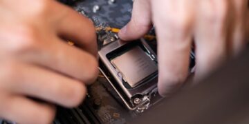 Core i7 vs Ryzen 7 Which CPU Is Actually Better