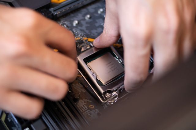 Core i7 vs Ryzen 7 Which CPU Is Actually Better